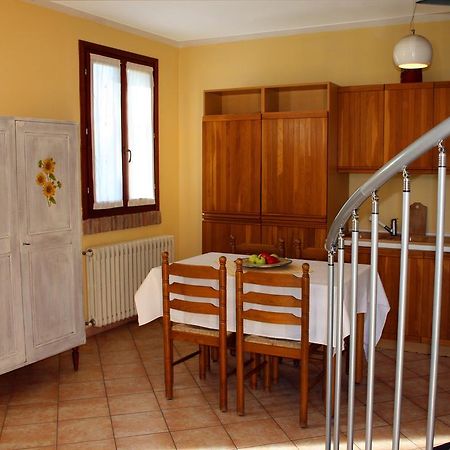 Gasthaus Agriturismo Corte Ponte Dei Tedeschi Ostiglia Zimmer foto