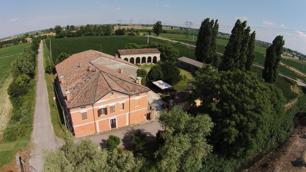 Gasthaus Agriturismo Corte Ponte Dei Tedeschi Ostiglia Exterior foto